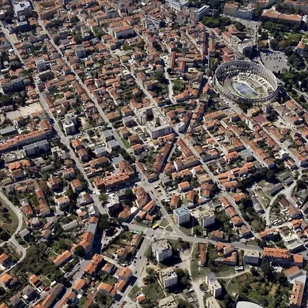In Mit Terrasse, Klimaanlage, W-lan 4211-2 Banjole